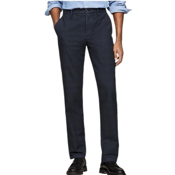 NWT Tommy Hilfiger Men’s Sz 38/34 Tailored Fit 100% Cotton Navy Blue Chinos - Picture 1 of 14
